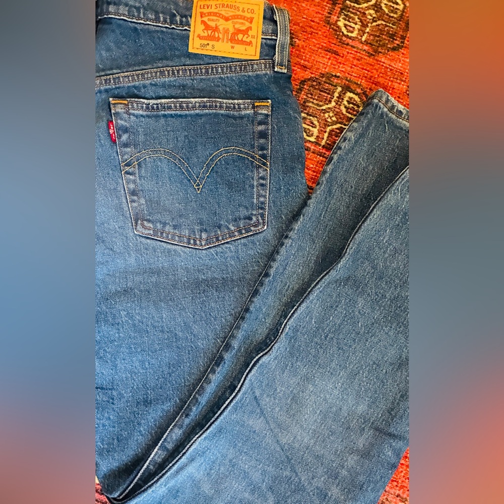 Levi’s 501 Blue Jeans. W 29” L 28”.